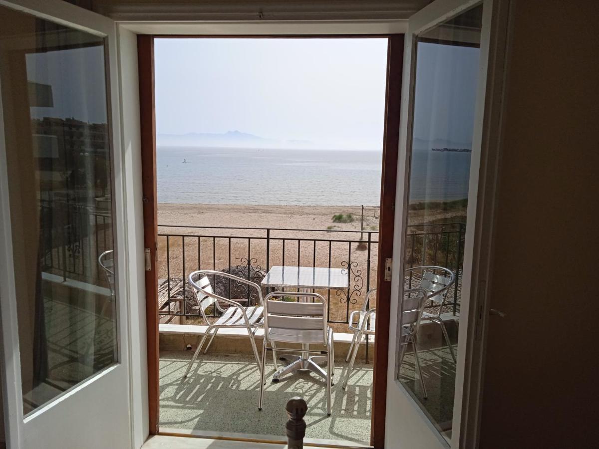 Apartment On The Beach Artemida  Esterno foto
