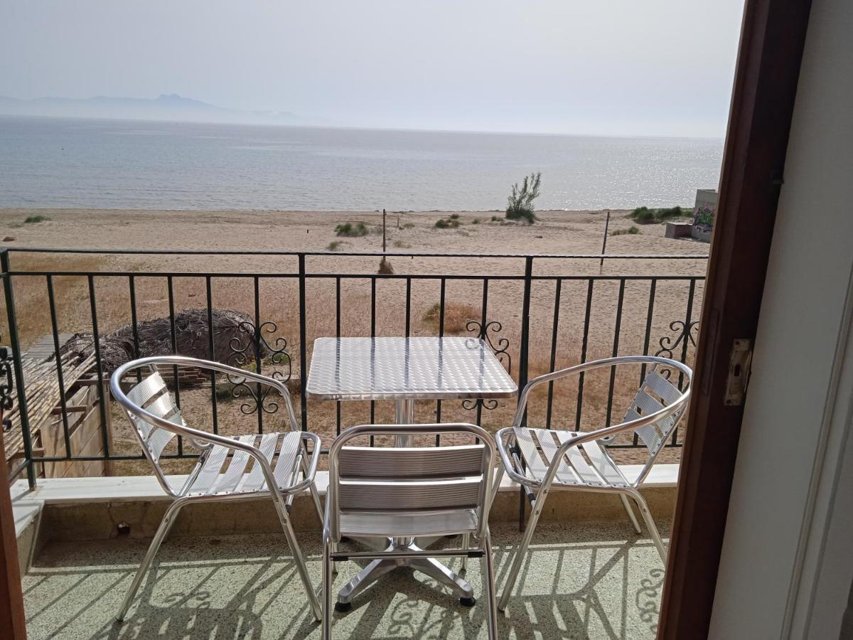 Apartment On The Beach Artemida  Esterno foto